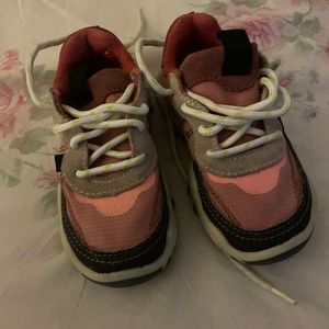 Toddler girl sneakers 👟